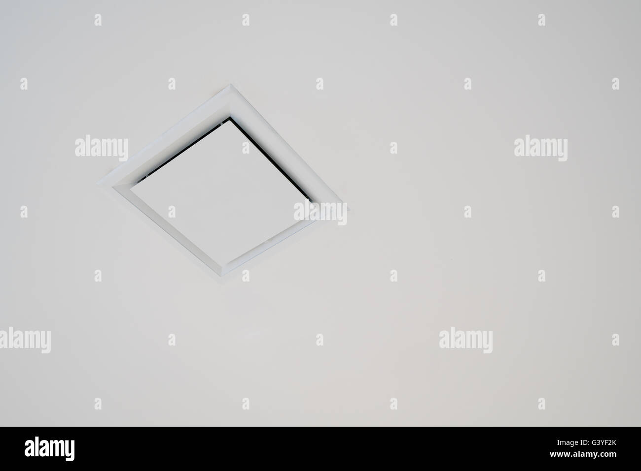Moderne Klimaanlage Oder Air Vent Auf Decke Mit Clipping