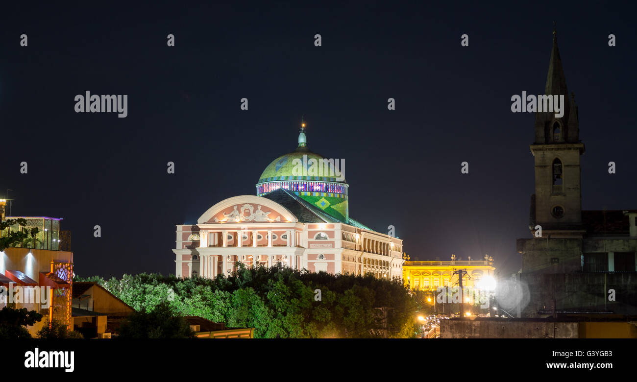 Amazon-Theater in der Nacht in Manaus, Brasilien Stockfoto