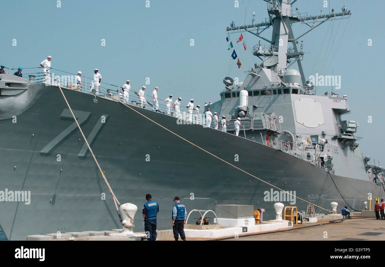 Der Lenkwaffenzerstörer USS Ross. Stockfoto