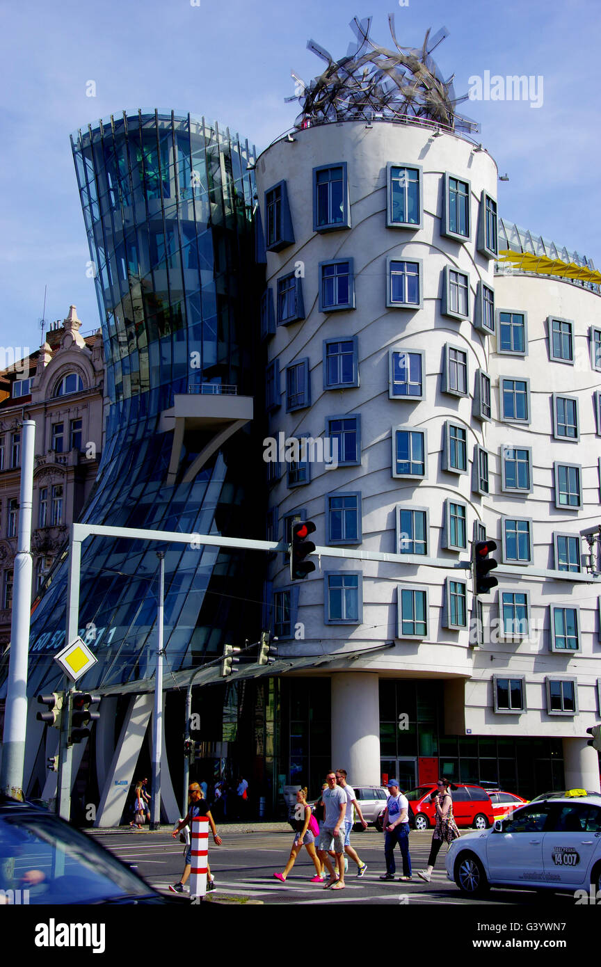 Das Tanzende Haus in Prag. Stockfoto