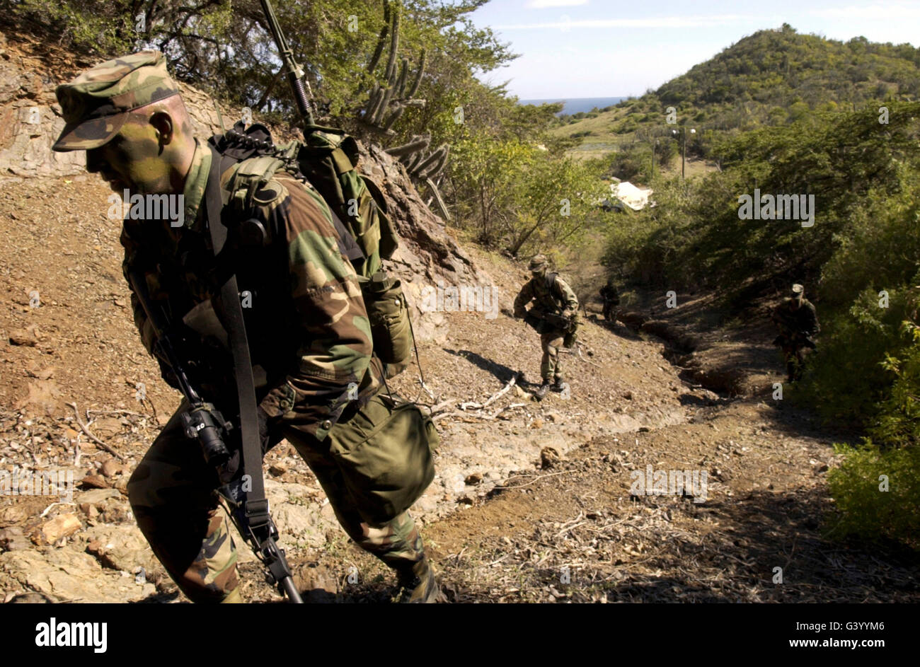 Soldaten, die Durchführung einer abgesessene Patrouille in Guantanamo Bay auf Kuba. Stockfoto