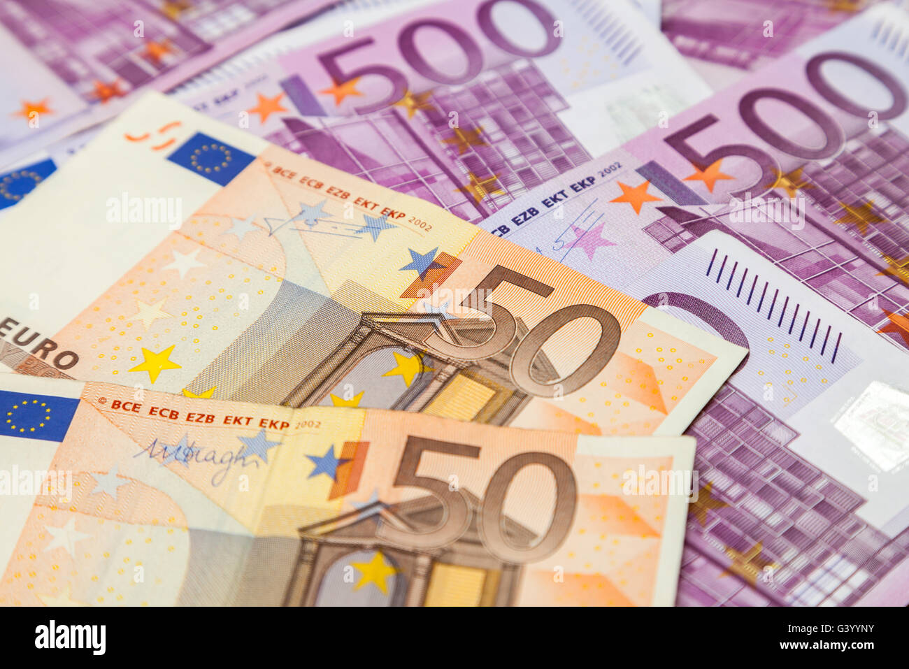 fünf hundert und fünfzig Euro-Banknoten Stockfoto