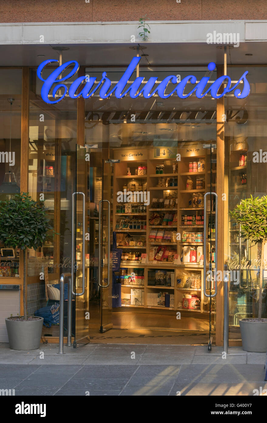 Eingang zum Carluccios italienischen Delikatessen, Glasgow, Schottland, UK, Stockfoto