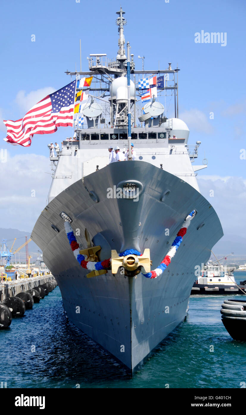 Vorderansicht des geführte Flugkörper Kreuzer USS Lake Erie. Stockfoto