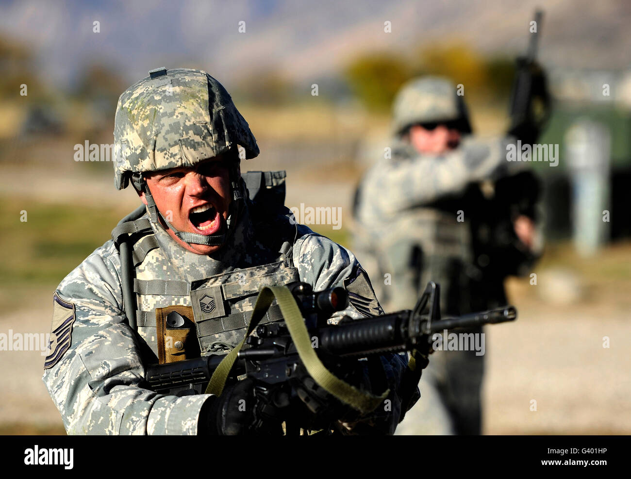 Ein Soldat zeigt seine Emotionen während der militärischen Ausbildung bei Hill Air Force Base. Stockfoto