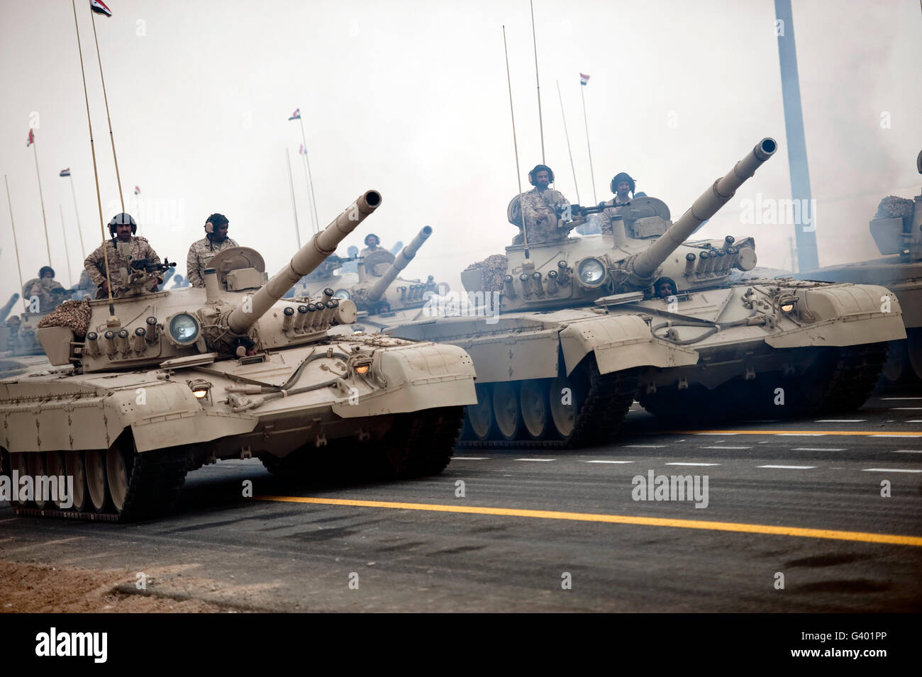 Syrische Panzer teilnehmen an der kuwaitischen Nationalfeiertag. Stockfoto