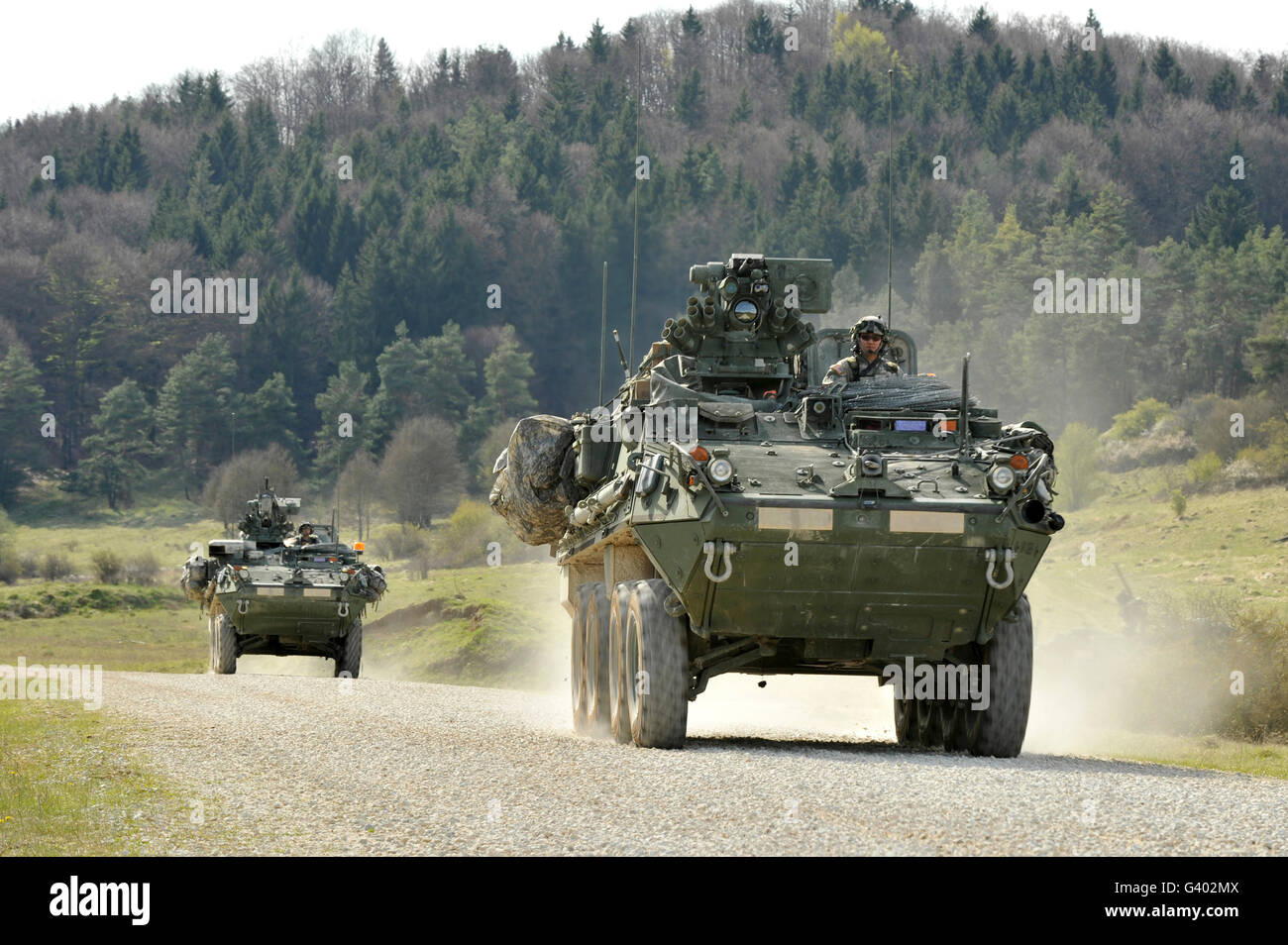 Zwei Stryker Fahrzeuge der Hohenfels Training Bereich, Deutschland. Stockfoto