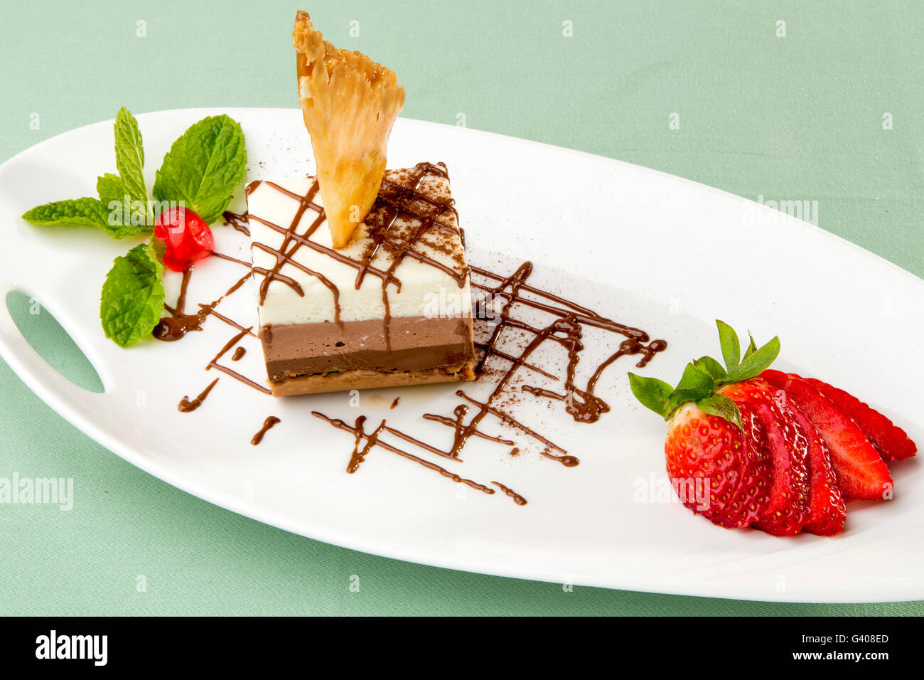 Dessert. Drei Geschmacksrichtungen Schokolade Torte Stockfoto