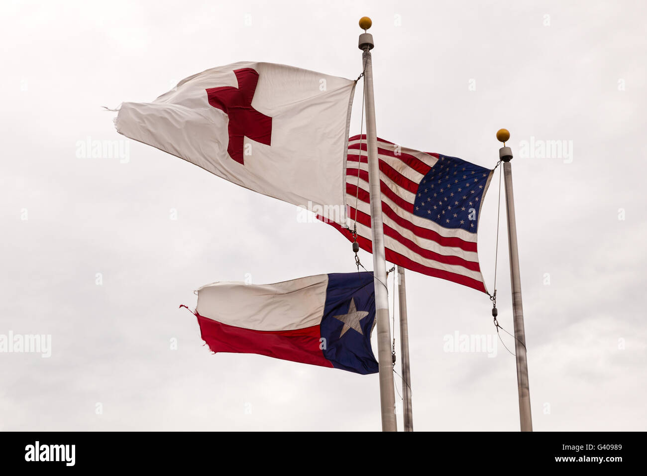 Flaggen der USA, Bundesstaat Texas und rotes Kreuz Stockfoto