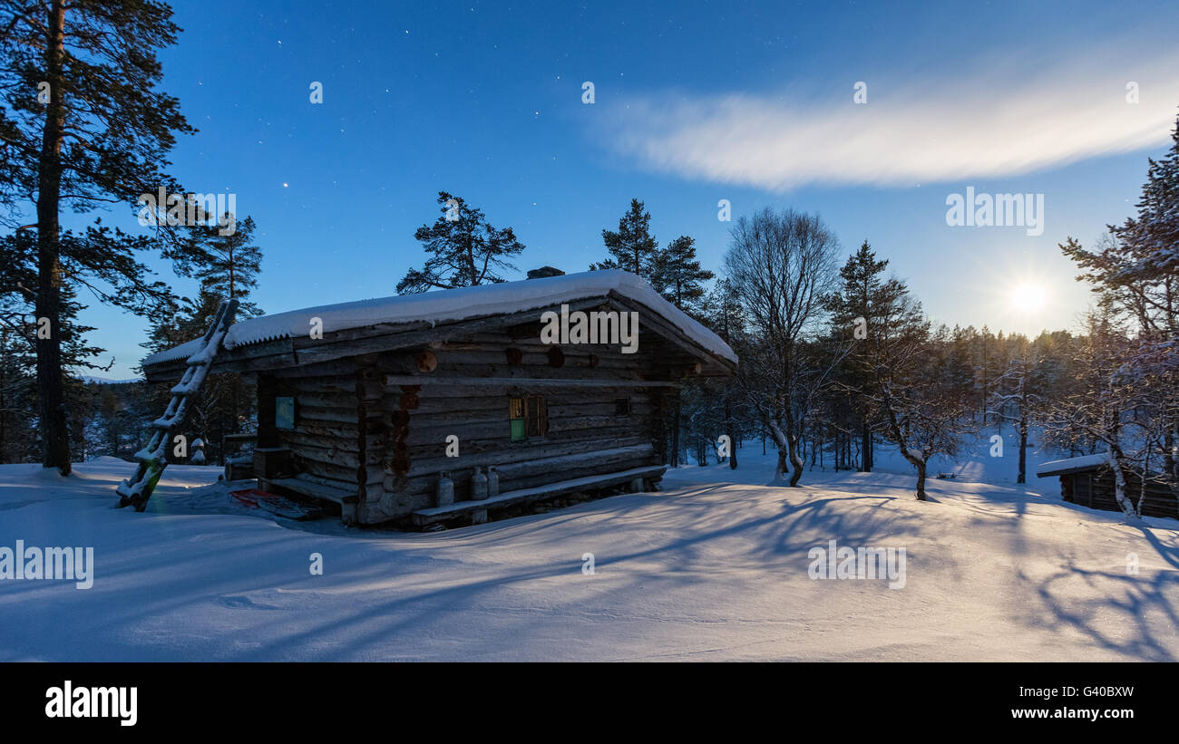 Atmosphärische Anterinmukka Wildnishütte, Urho Kekkonen Nationalpark, Sodankylä, Lappland, Finnland, Europa, EU Stockfoto