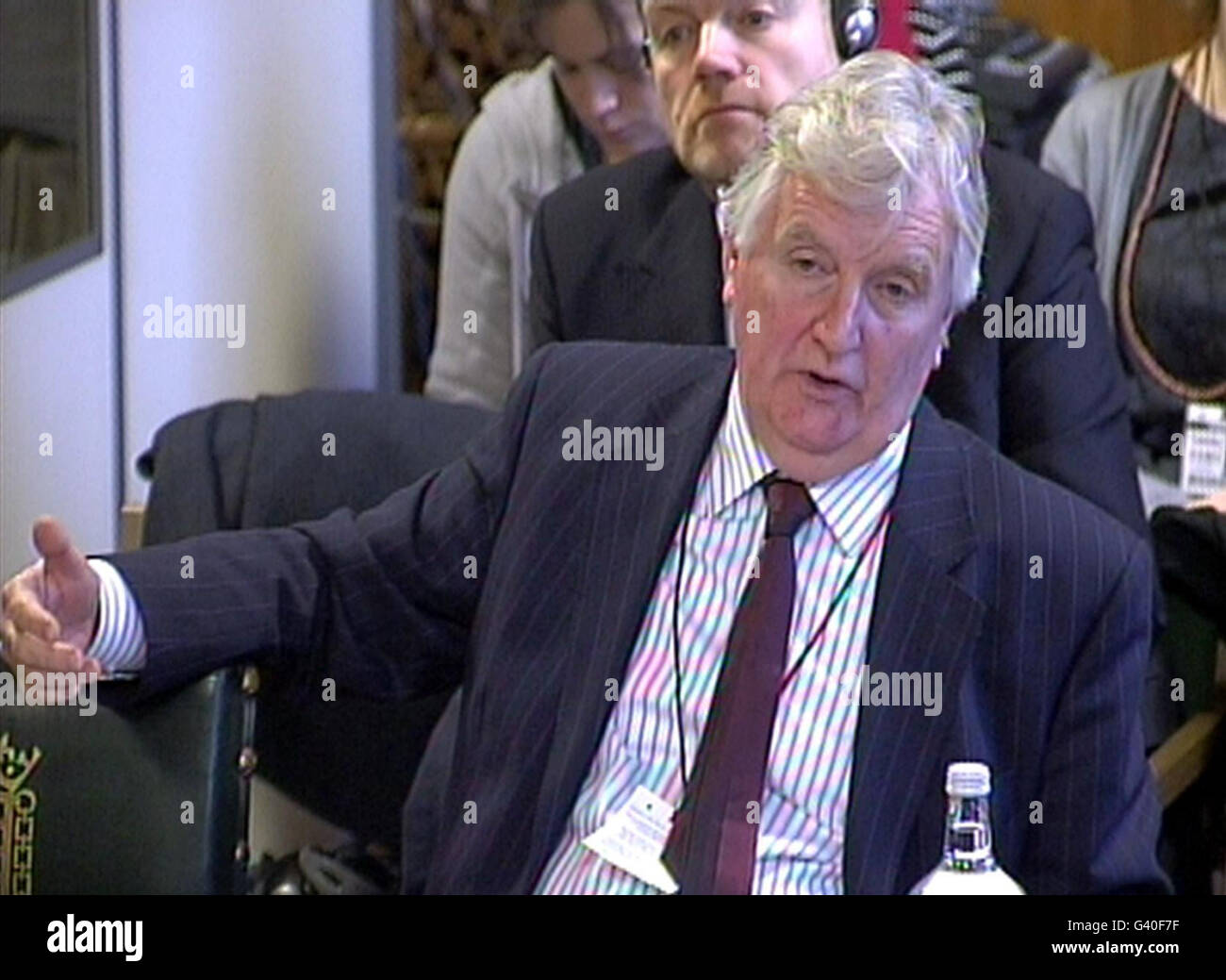 Alun Ffred Jones AM, Minister für Kulturerbe der Regierung der Welsh Assembly, gab dem Ausschuss für walisische Angelegenheiten im Londoner Unterhaus Beweise über die Zukunft des S4C. Stockfoto