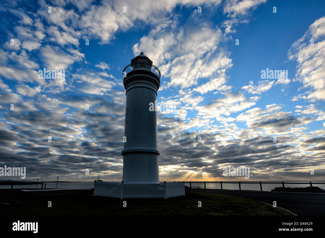 Sonnenaufgang am Kiama Leuchtturm, auch genannt Kiama Hafen Licht, Illawarra Küste, New South Wales, NSW, Australien Stockfoto