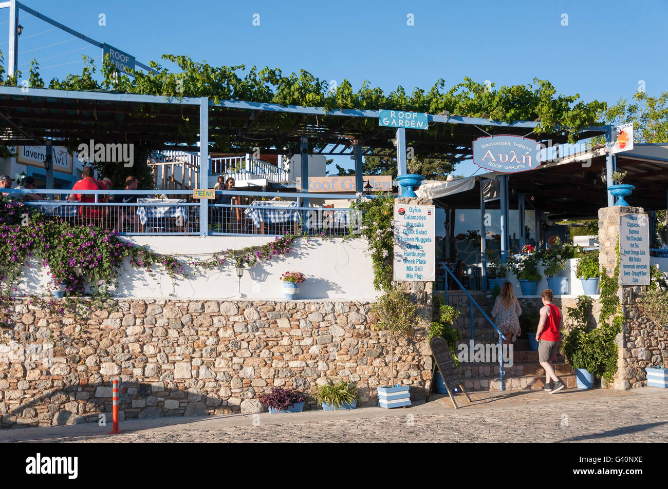 Taverna Avli im Hang Dorf Zia, Kos (Cos), die Dodekanes, South Aegean Region, Griechenland Stockfoto