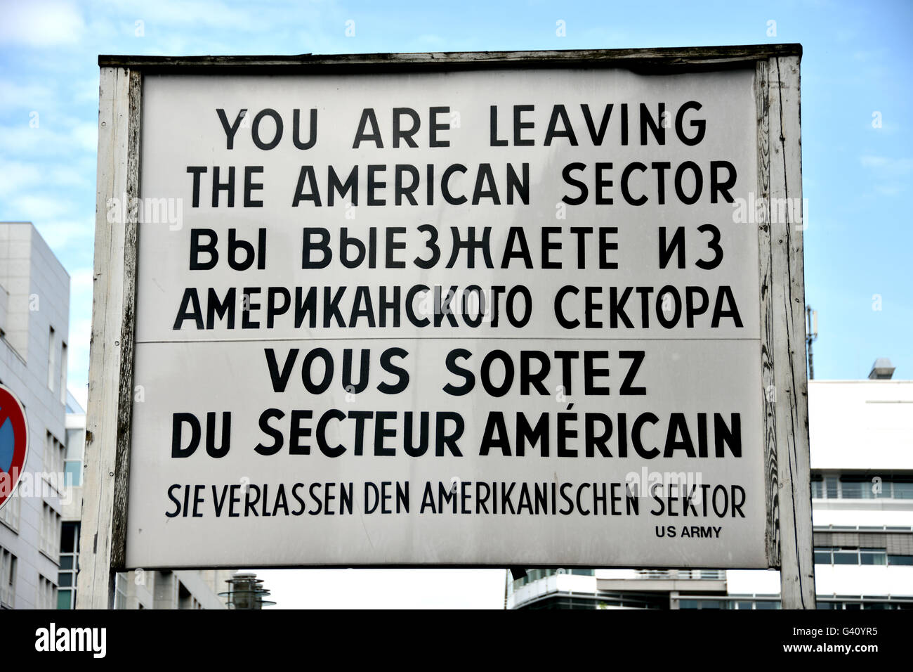 Checkpoint Charlie (Checkpoint C) Friedrichstraße war der bekannteste Berliner Mauer-Grenzübergang zwischen Ost- und West-Berlin während des Kalten Krieges. Deutschland Stockfoto