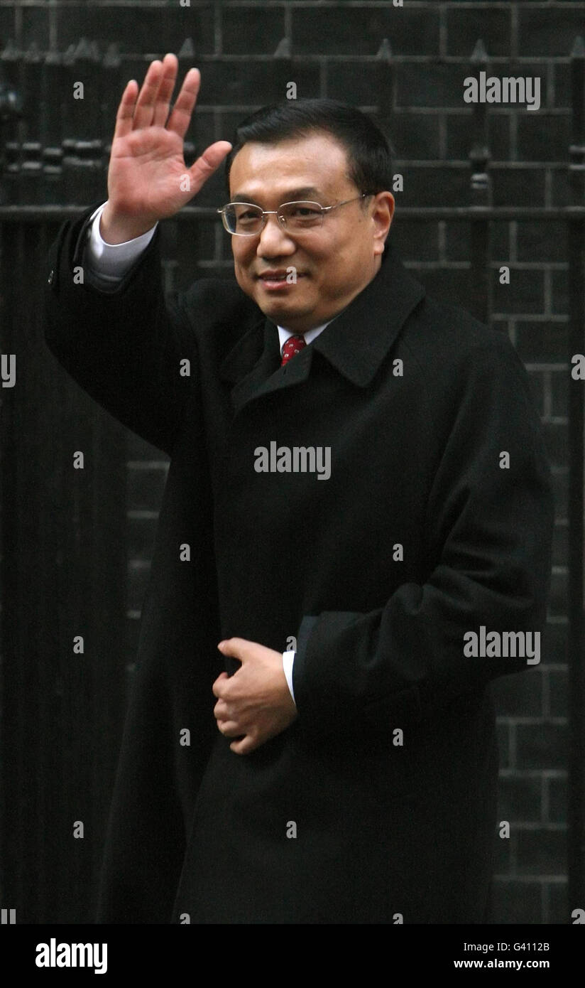 Der stellvertretende Premierminister von China Li Keqiang verlässt das Land nach einem Treffen mit Premierminister David Cameron in der Downing Street 10, Westminster, London. Stockfoto