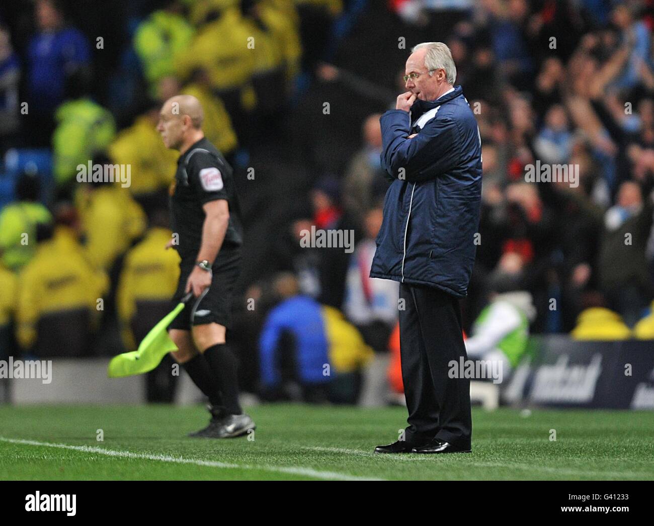 Fußball - FA Cup - Dritte Runde Replay - Manchester City / Leicester City - City of Manchester Stadium. Sven Goran Eriksson, Manager von Leicester City, scheint auf der Touchline besorgt zu sein. Stockfoto