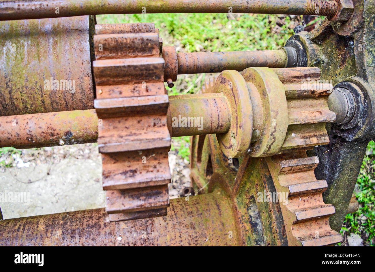 Der alte Mechanismus für Boote aus dem Wasser ziehen. Stockfoto