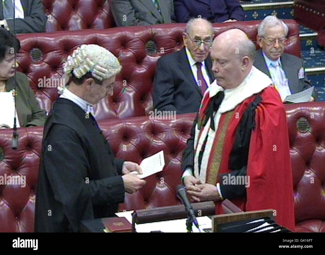 Regisseur und Oscar-prämierter Drehbuchautor Julian Fellowes, der Schöpfer des ITV-Hits Downton Abbey nimmt heute als konservativer Peer seinen Platz im House of Lords ein. Stockfoto
