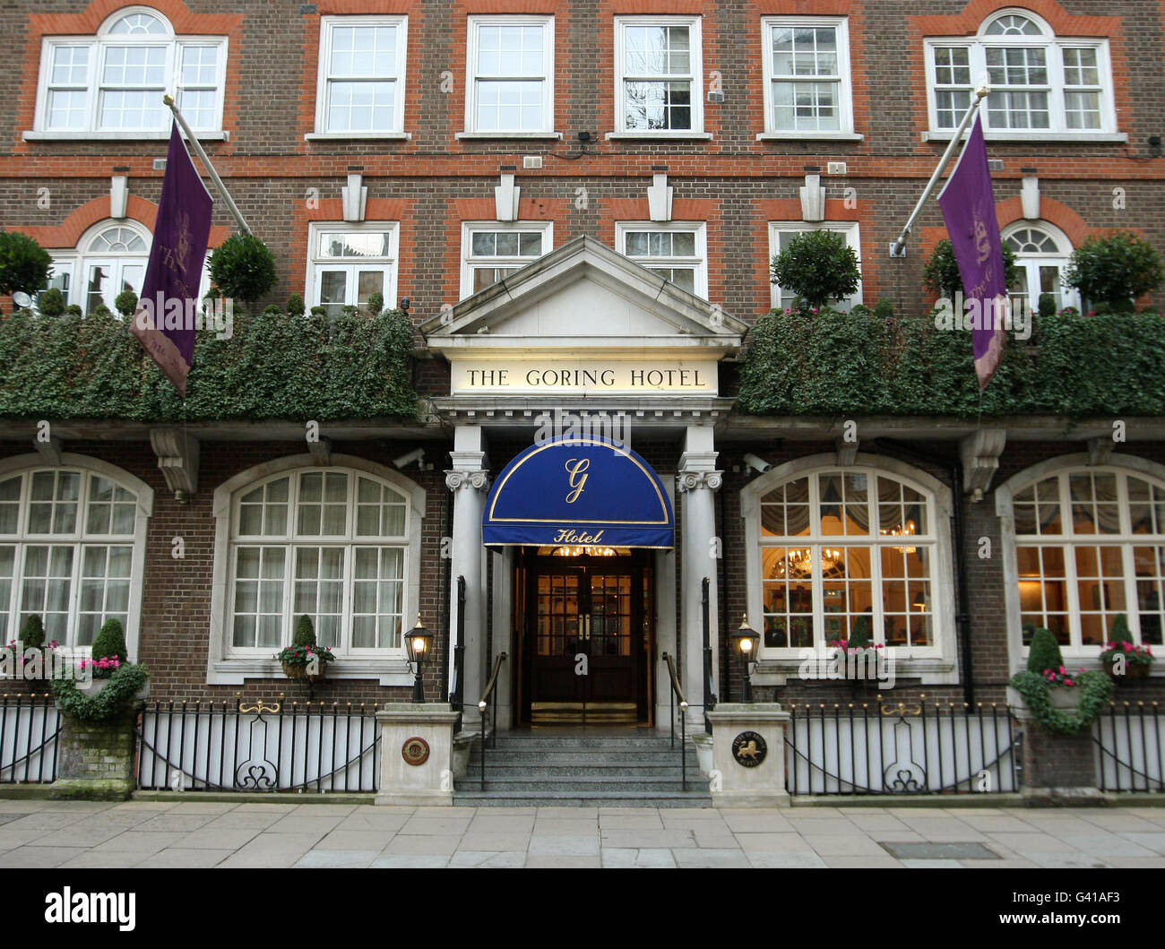 Gesamtansicht des Goring Hotel, in Belgravia, Central London. Die königliche Verlobte Kate Middleton soll sich für die Nacht vor ihrer Hochzeitszeremonie im Luxushotel eingebucht haben. Stockfoto