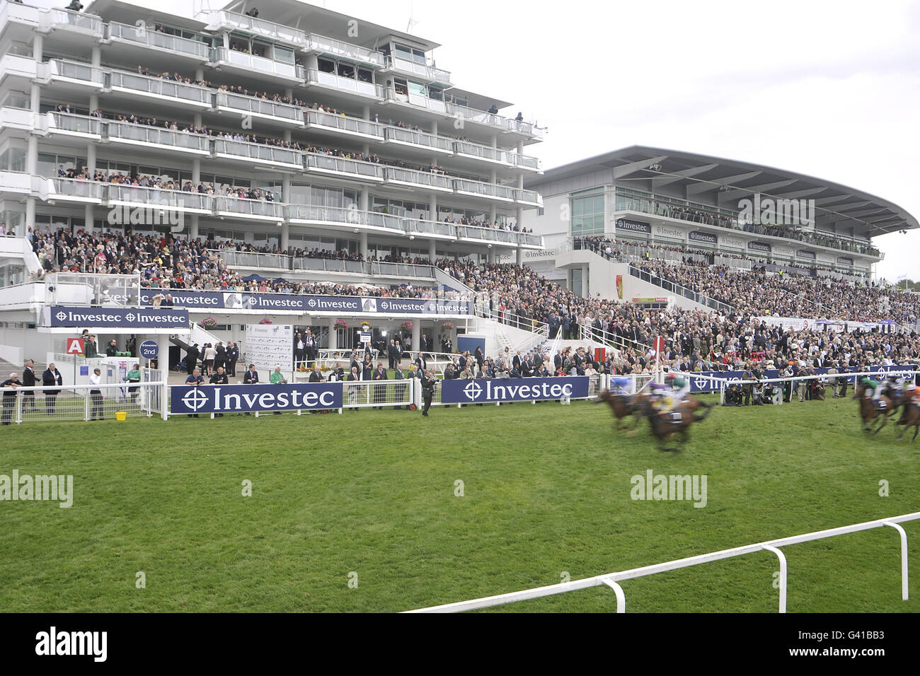Horse Racing - die Investec Derby Festival - Ladies Day - Epsom Racecourse Stockfoto