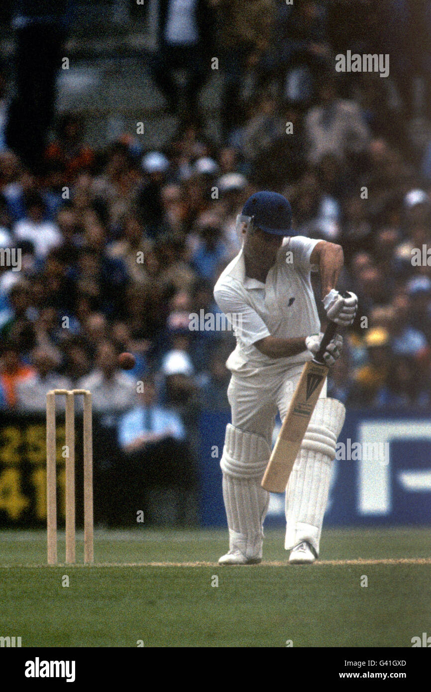 Cricket - The Ashes - Fünfter Test - erster Tag - England gegen Australien - Old Trafford, Manchester. England Captain Mike Brearley in der Schlagaktion. Stockfoto