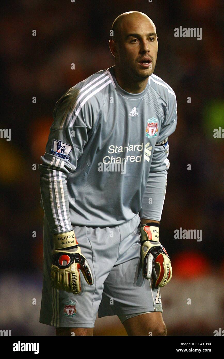 Fußball - Barclays Premier League - Blackpool / Liverpool - Bloomfield Road. Jose Reina, Liverpooler Torwart Stockfoto