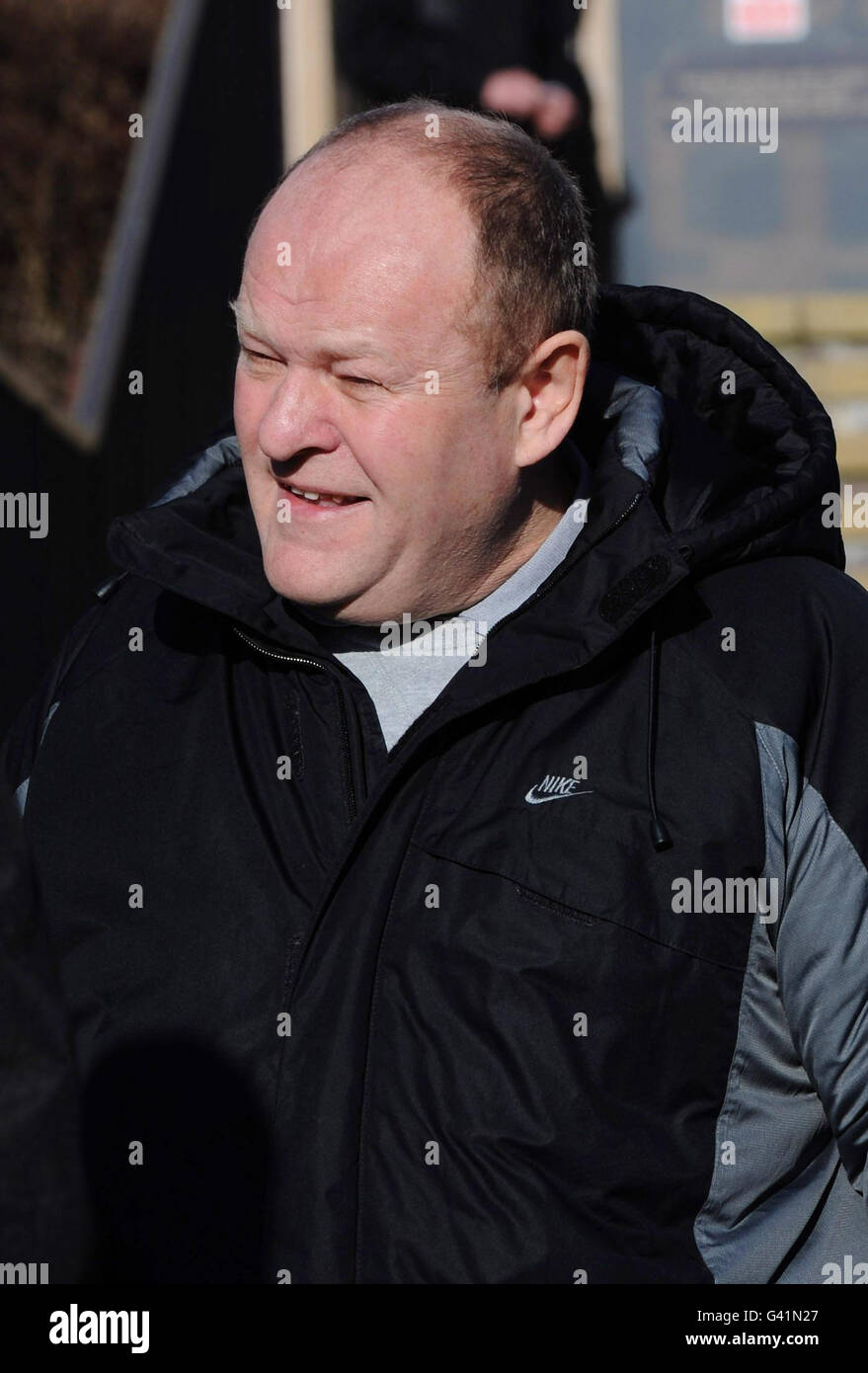 Phillip Coates verlässt das Amtsgericht Barnsley, nachdem er als erster in Großbritannien wegen eines Segway-Fahrens auf einem Bürgersteig verurteilt wurde. Stockfoto