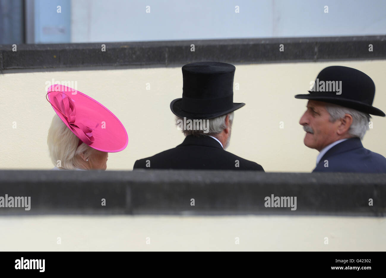Ascot, Berkshire, UK. 17. Juni 2016. Hüte in Royal Ascot Freitag, 17. Juni 2016. Bildnachweis: John Beasley/Alamy Live-Nachrichten Stockfoto