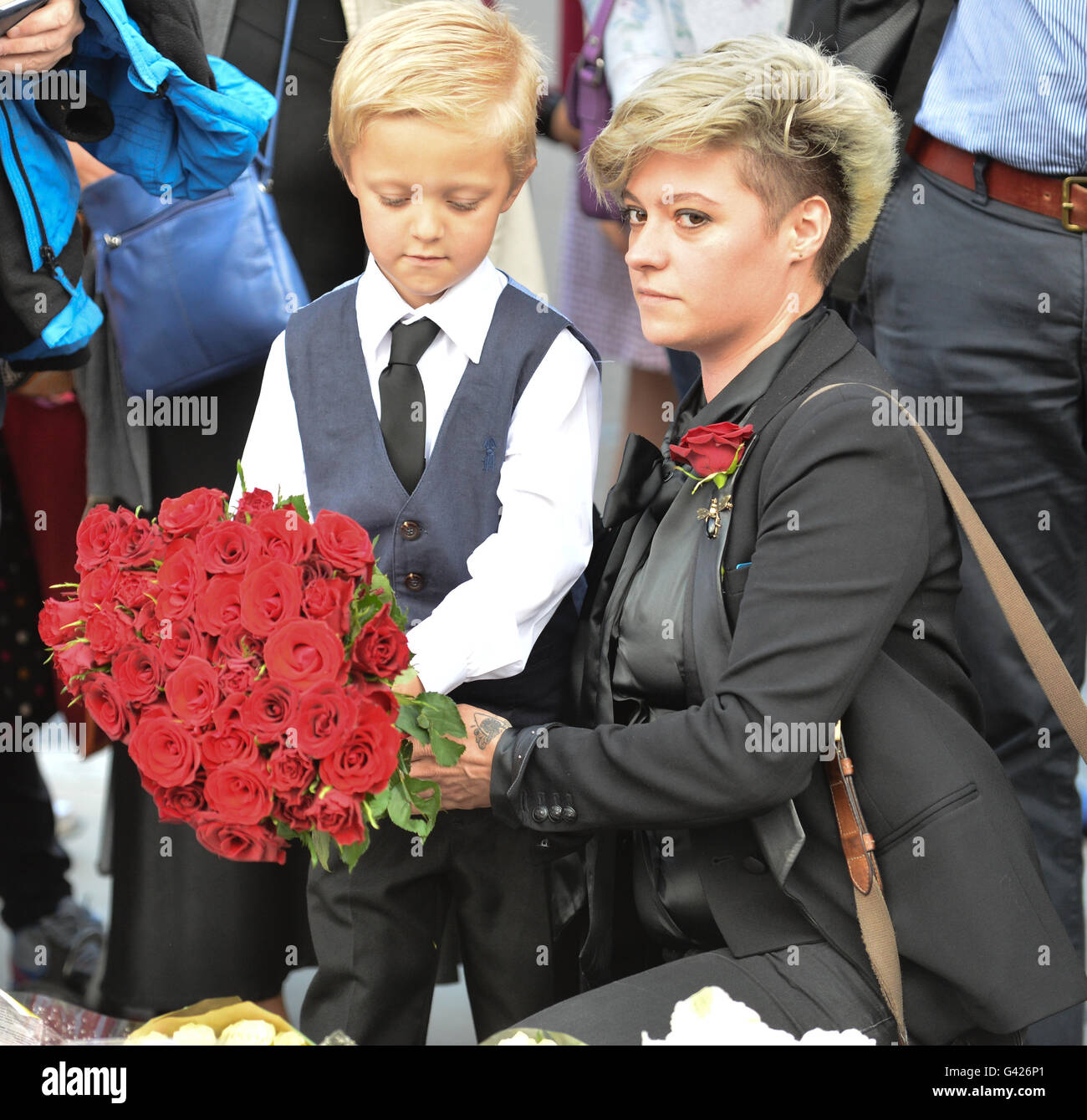 Parliament Square, London, UK. 17. Juni 2016. Mahnwache in Bundesplatz für MP Jo Cox Credit: Matthew Chattle/Alamy Live-Nachrichten Stockfoto