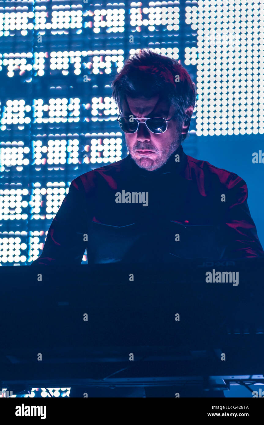 Barcelona, Katalonien, Spanien. 17. Juni 2016. Jean-Michel Jarre (FR). Vor kurzem veröffentlicht sein neue Projekt "Electronica" in zwei Teile. Vol. 1, "die Zeitmaschine", erschien am Ende des Jahres 2015 mit der. Der folgende Band, genannt "The Heart Of Noise", erschien in diesem Frühjahr diese beiden Alben den Kern seine mit Spannung erwartete neue Live-Show, bilden die Weltpremiere von denen an Sonar bei Nacht stattfinden. Sonar-2016-Credit: Cisco Pelay / Alamy Live News Stockfoto