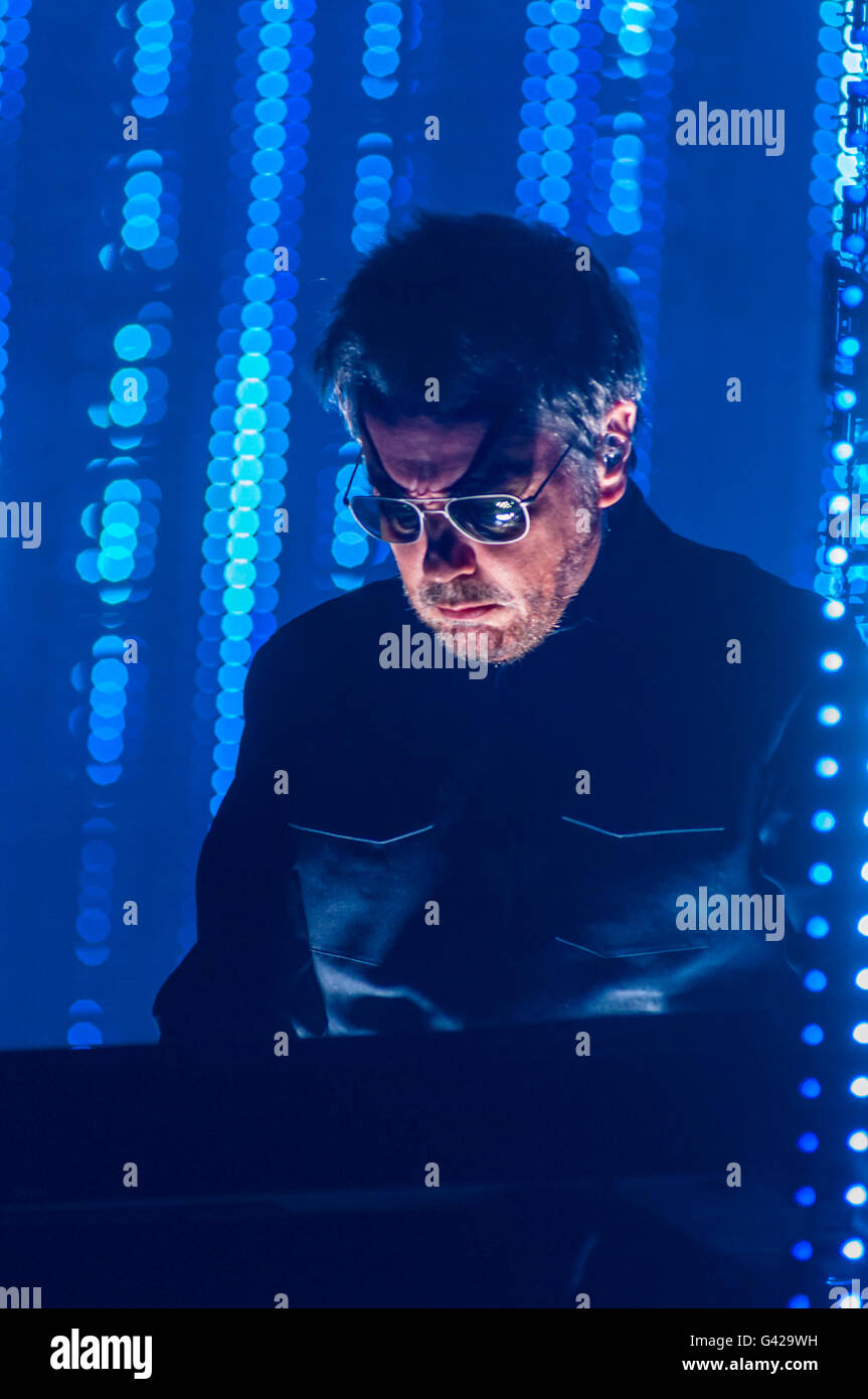 Barcelona, Katalonien, Spanien. 17. Juni 2016. Jean-Michel Jarre (FR). Vor kurzem veröffentlicht sein neue Projekt "Electronica" in zwei Teile. Vol. 1, "die Zeitmaschine", erschien am Ende des Jahres 2015 mit der. Der folgende Band, genannt "The Heart Of Noise", erschien in diesem Frühjahr diese beiden Alben den Kern seine mit Spannung erwartete neue Live-Show, bilden die Weltpremiere von denen an Sonar bei Nacht stattfinden. Sonar-2016-Credit: Cisco Pelay / Alamy Live News Stockfoto