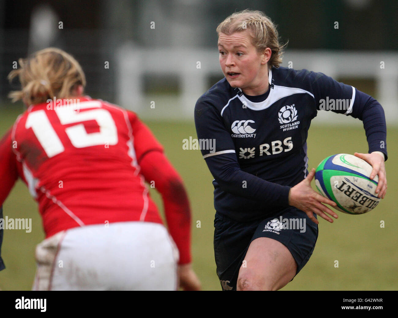 Rugby Union - RBS 6 Nations Women's Championship 2011 - Schottland gegen Wales - Burnbrae. Die schottische Louise Dalgleish beim Women's RBS 6 Nations-Spiel in Burnbrae, Glasgow. Stockfoto