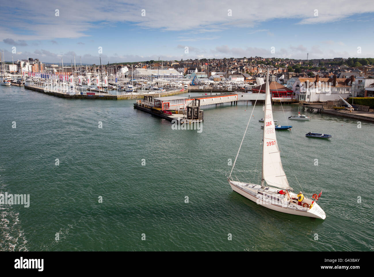 Yachten auf dem Medina River in Cowes auf der Isle Of Wight Stockfoto