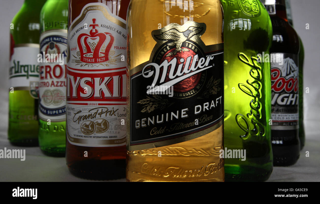 Stock Foto von SABMiller Bier Miller, Peroni, Tyskie, Pilsner Urquell, Grolsch und Coors Light. Stockfoto