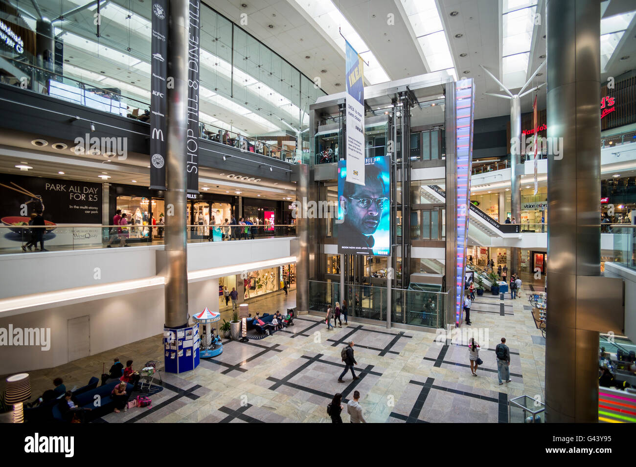 Innenraum des West Quay Shopping Centre in Southampton UK Stockfoto