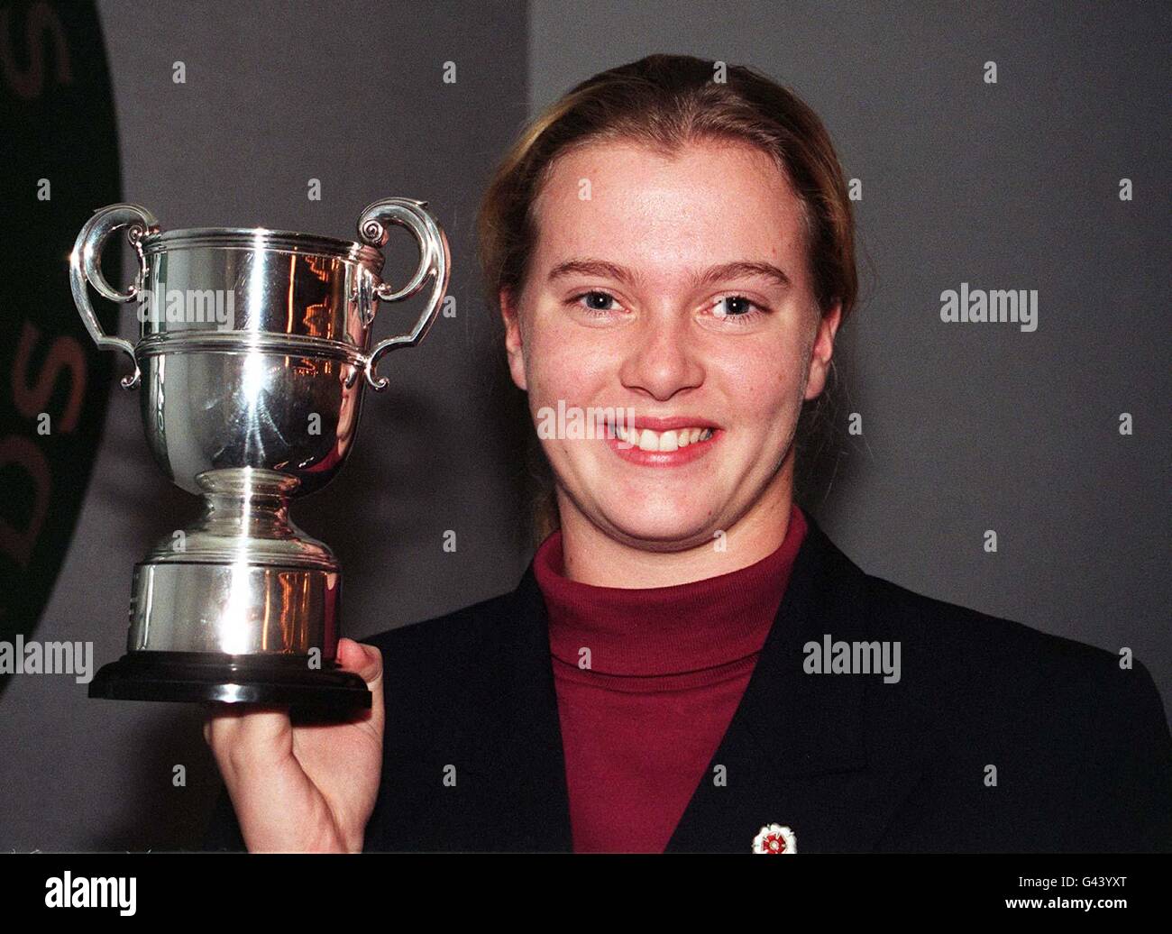 Die Gewinner der Daily Express Sports Awards, Großbritanniens längster Sportpreis, wurden heute (Donnerstag) bei einem Mittagessen im Park Lane Hotel in London bekannt gegeben. Die 16-jährige Golfspielerin Rebecca Hudson, die 1995 die Titel der Junior-Golfspiele der Zeitung sauber durchkämmte, gewann den Preis für die Sport-Newcomer des Jahres. Stockfoto