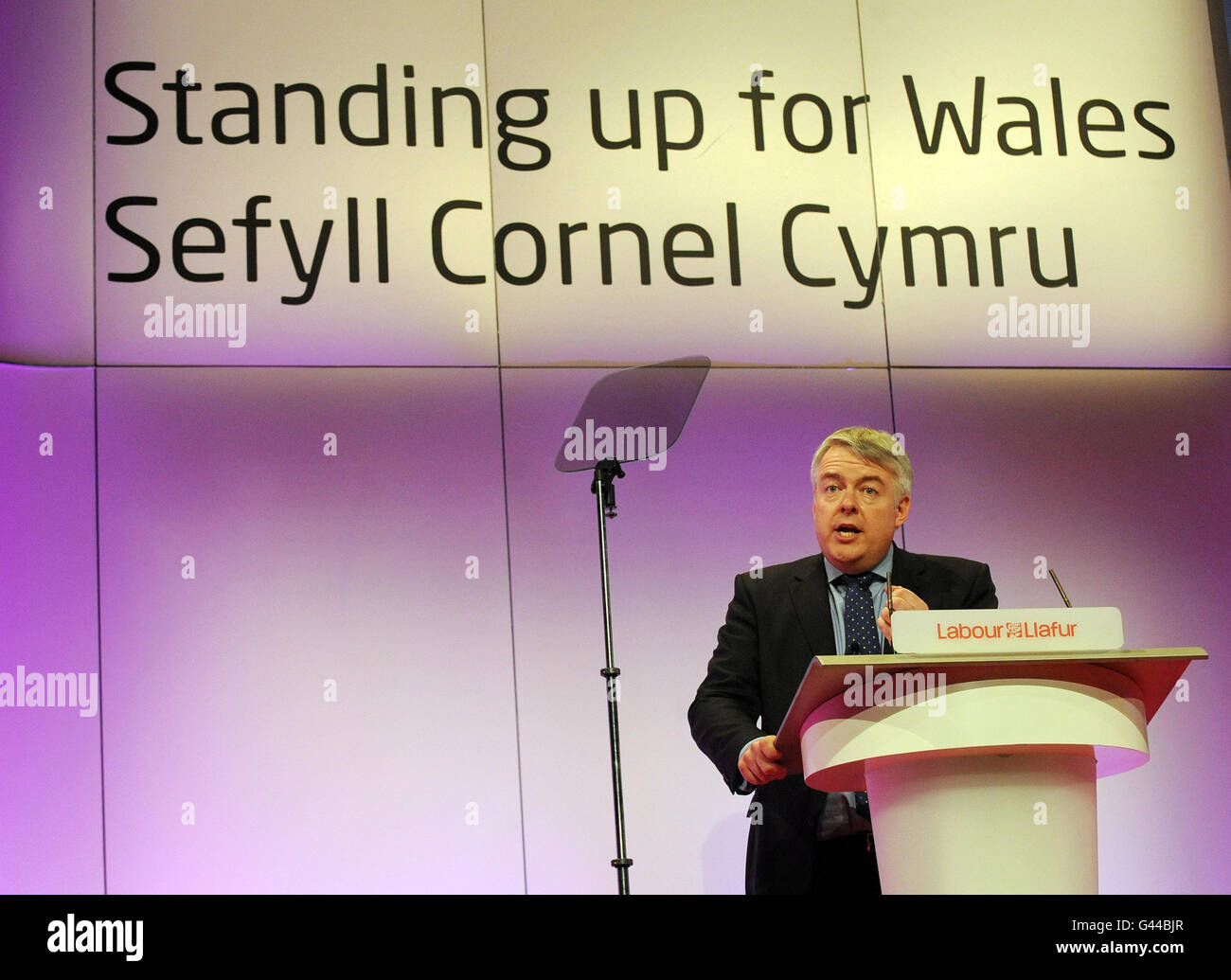 Die erste Ministerin und Vorsitzende der walisischen Labour-Partei Carwyn Jones spricht auf der Frühjahrstagung der walisischen Labour-Partei im Venue Cymru, Llandudno. Stockfoto