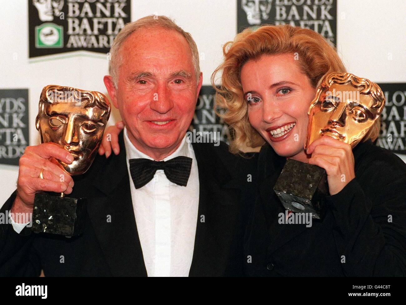 Nigel Hawthorne und Emma Thompson werden bei den BAFTA Awards in London als beste Filmschauspielerin bzw. beste Schauspielerin ausgezeichnet. Stockfoto