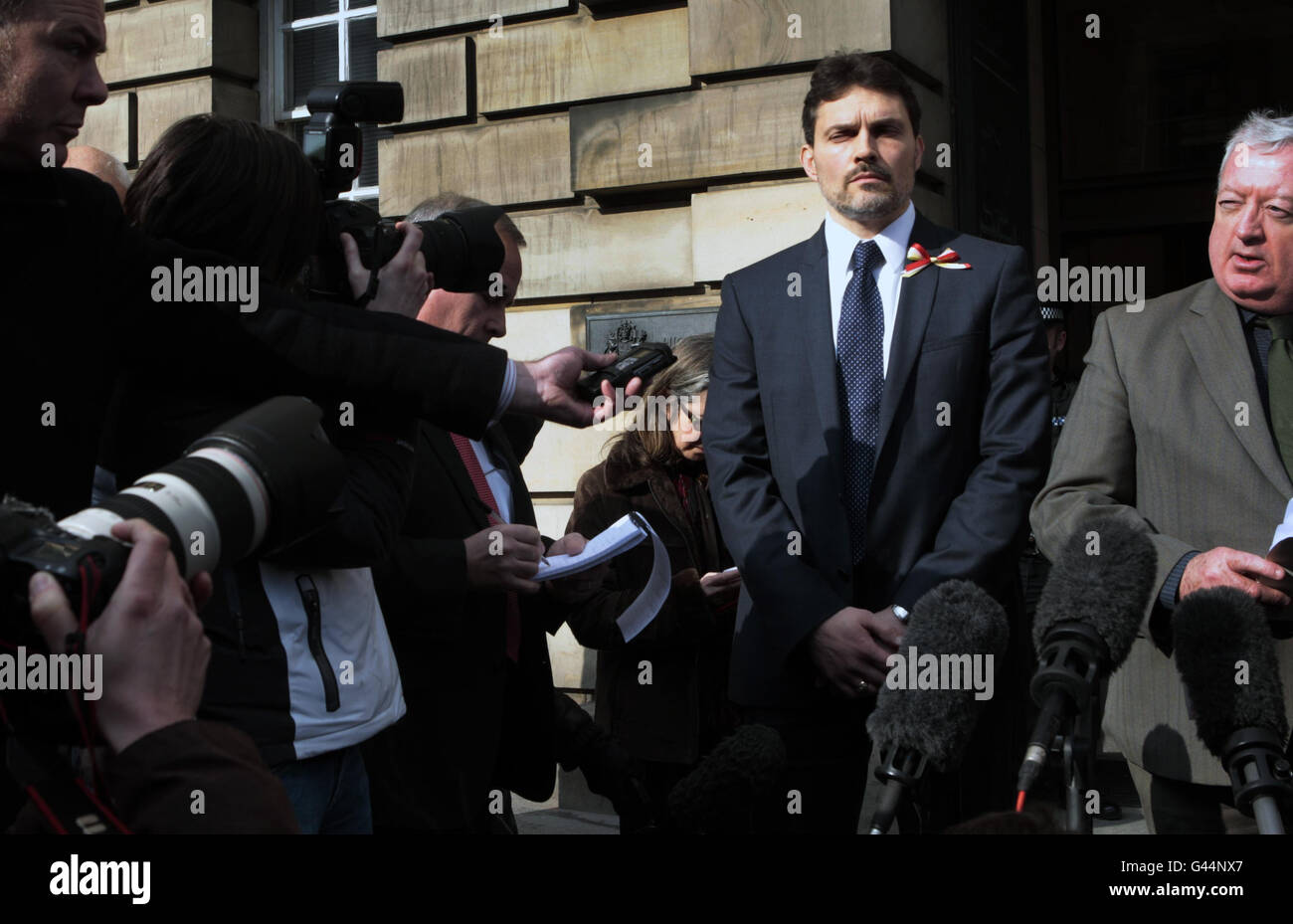 Pasquale Riggi, der Vater der drei Kinder, die von ihrer Mutter Theresa Riggi erstochen wurden, wird beim Verlassen des High Court in Edinburgh abgebildet. Stockfoto