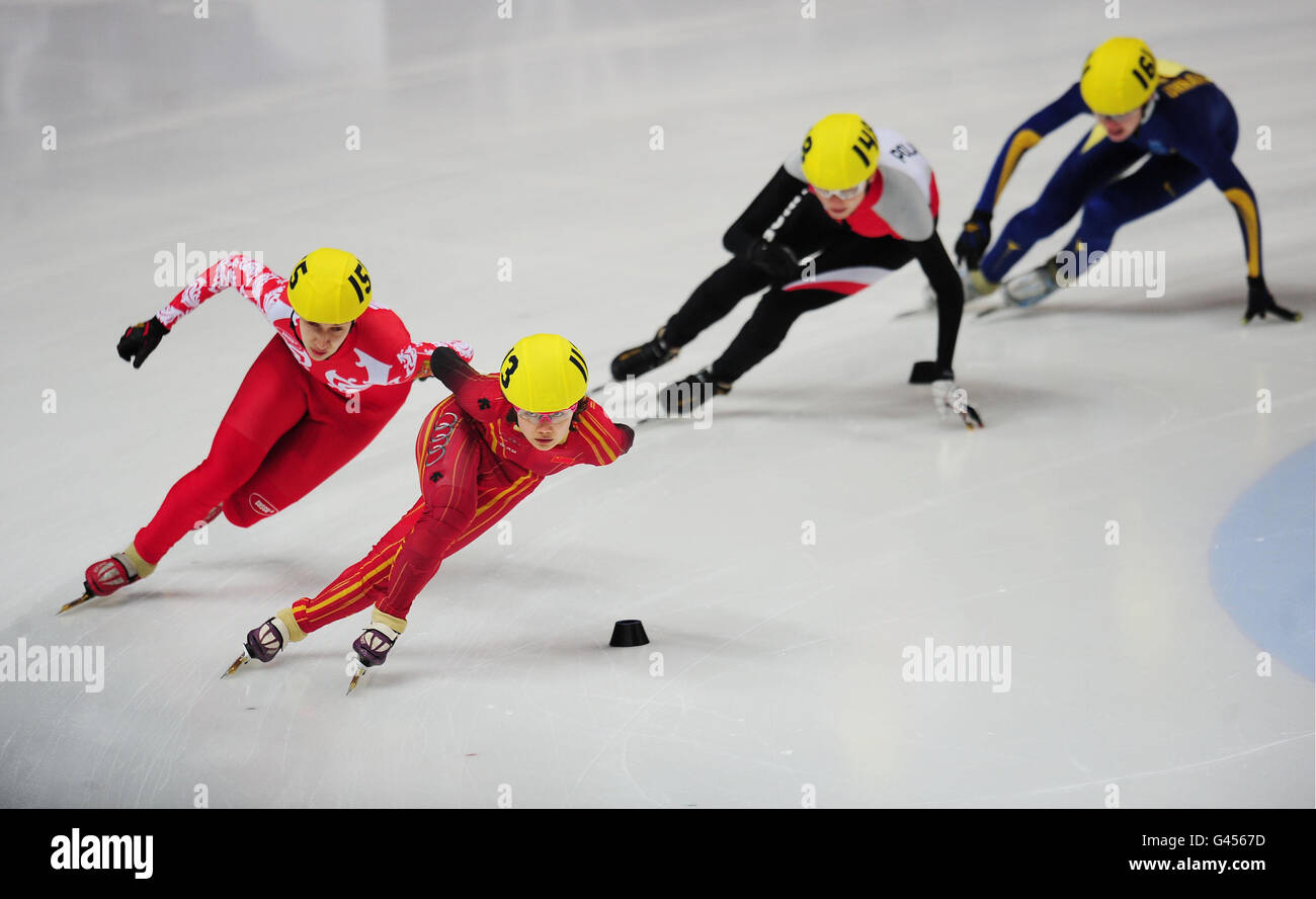 Der chinesische Meister Li ,Jianrou landet in 1000-m-Läufen auf dem 2. Platz, um das Viertelfinale am dritten Tag der ISU-Weltmeisterschaft für Kurzbahn-Eisschnelllauf in der Motorpoint Arena, Sheffield, zu erreichen. Stockfoto