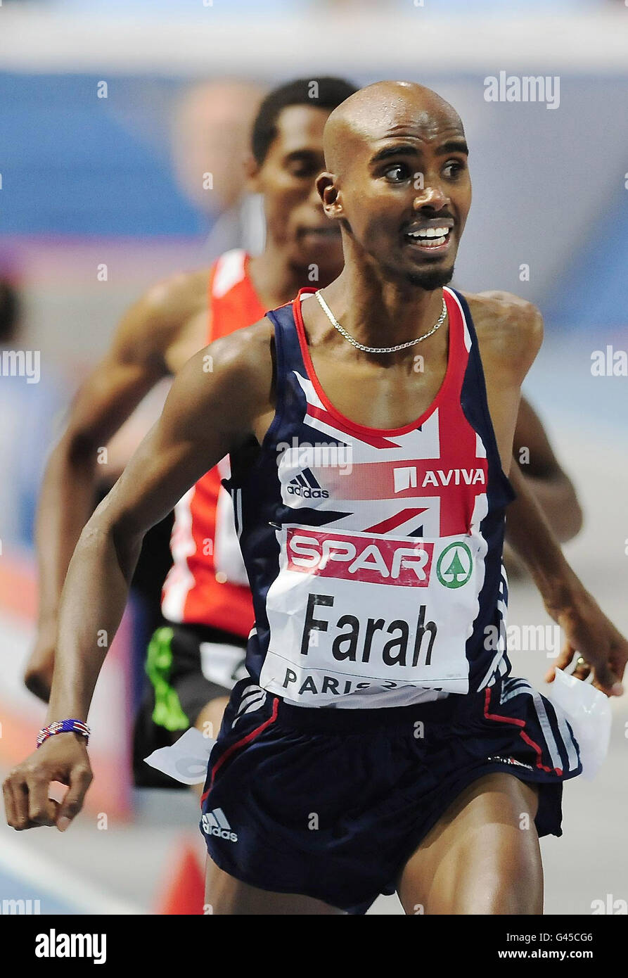 Der Brite Mo Farah gewinnt am zweiten Tag des European Indoor Athletics im Palais Omnisport Paris-Bercy, Paris, Frankreich, das Finale der Männer über 3000 Meter. Stockfoto