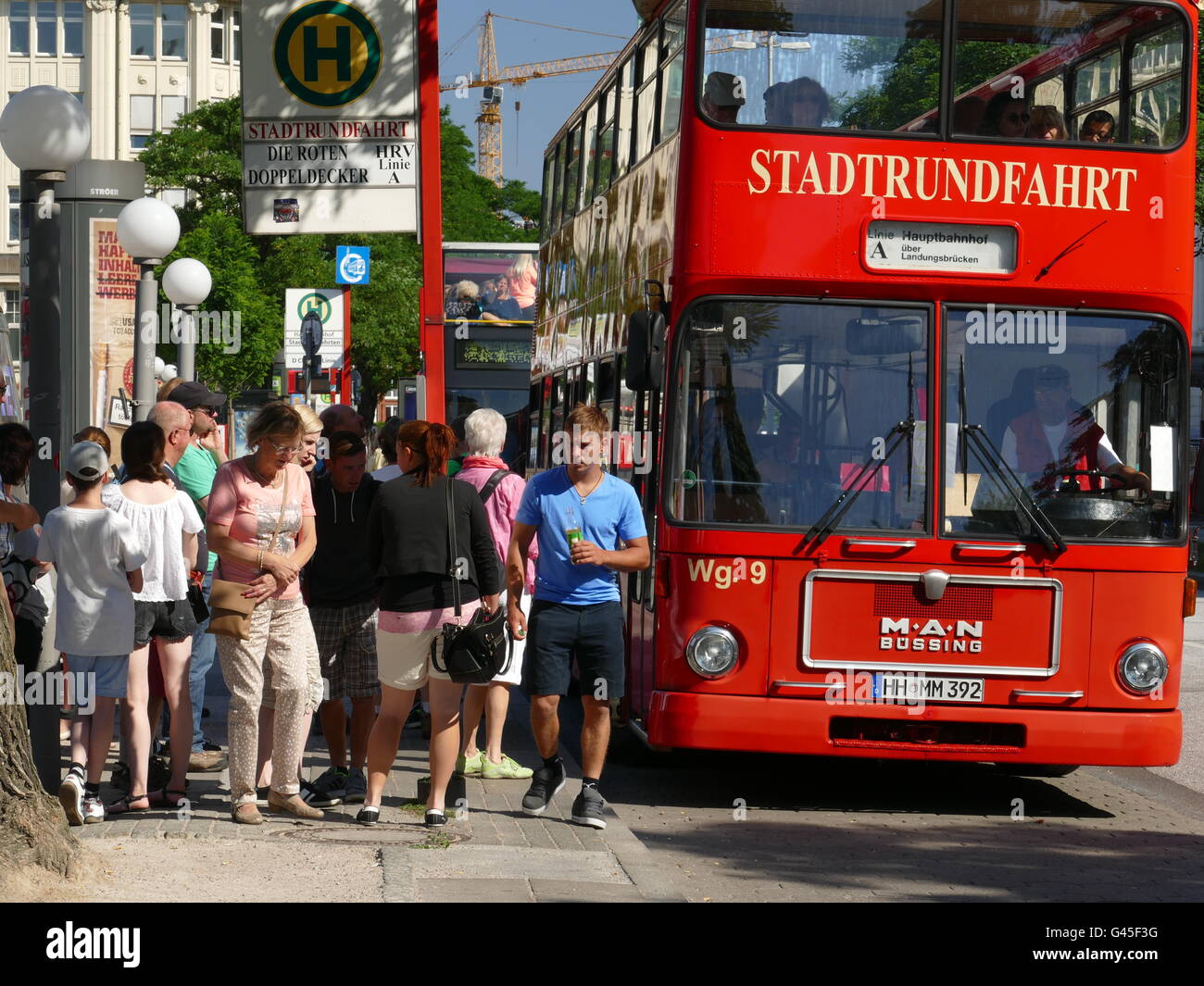 Mit Dem Bus Nach Berlin Von Hamburg Hamburger touristenbus -Fotos und -Bildmaterial in hoher Auflösung – Alamy