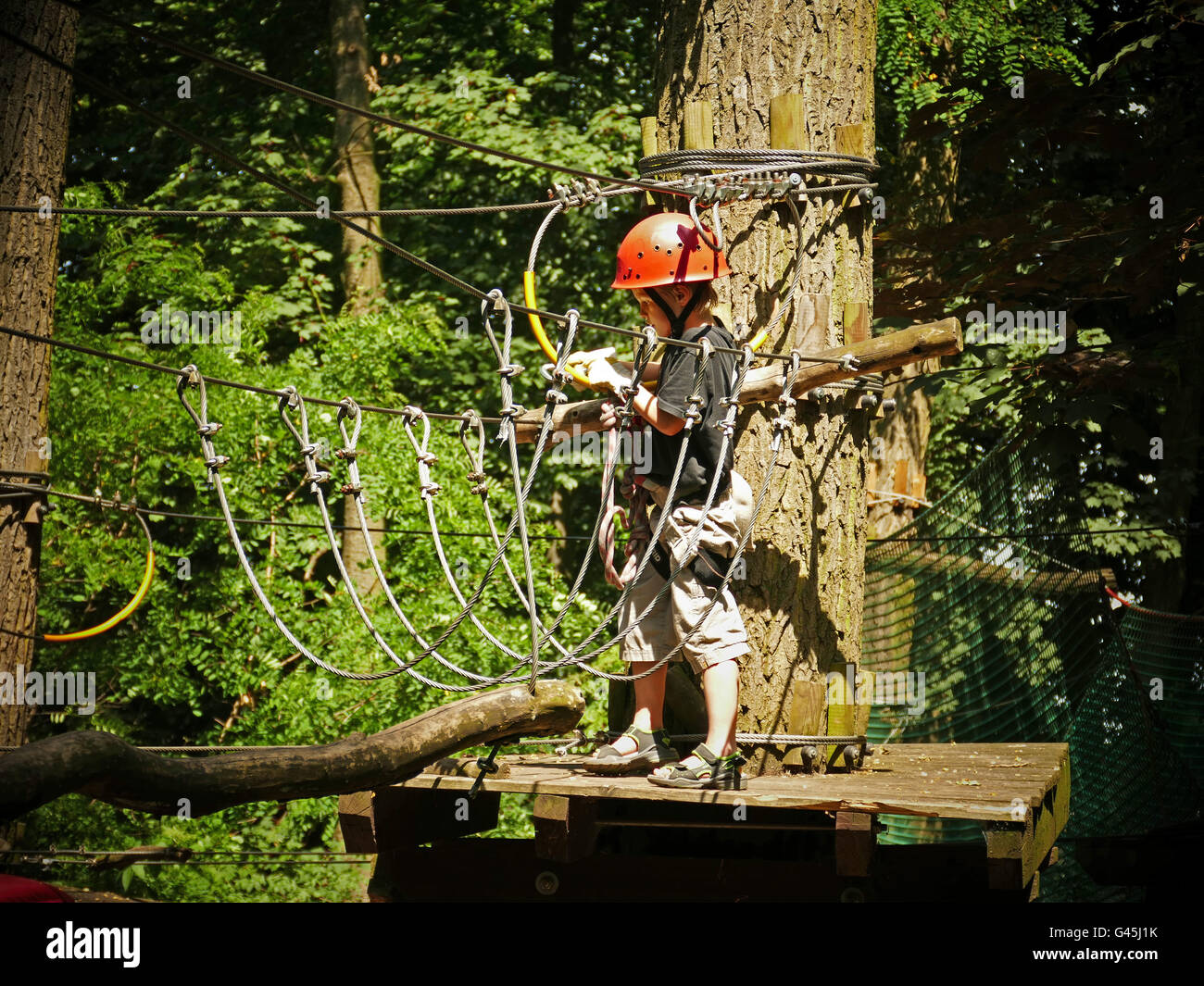 Europa Deutschland NRW Industriepark Kid Wald Abenteuer Kletterpark Stockfoto