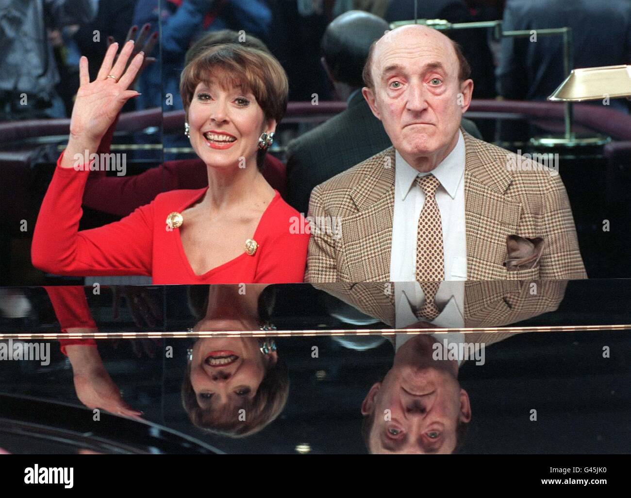 Anita Harris & Ron Moody Stockfoto