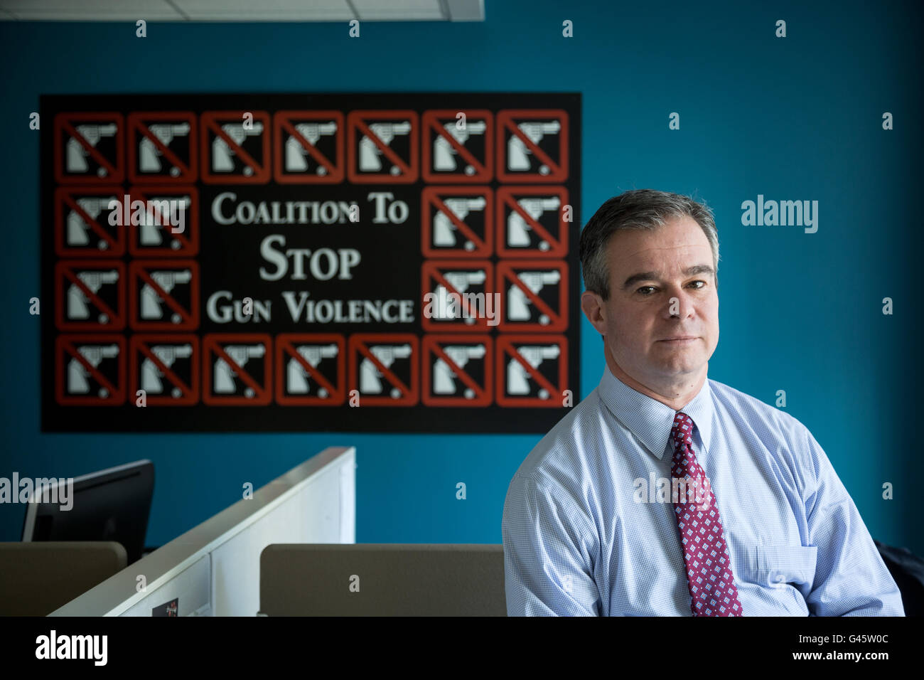 Josh Horowitz der Exekutivdirektor der Coalition to Stop Waffengewalt in seinem Büro in Washington DC am 6. November 2015. Stockfoto