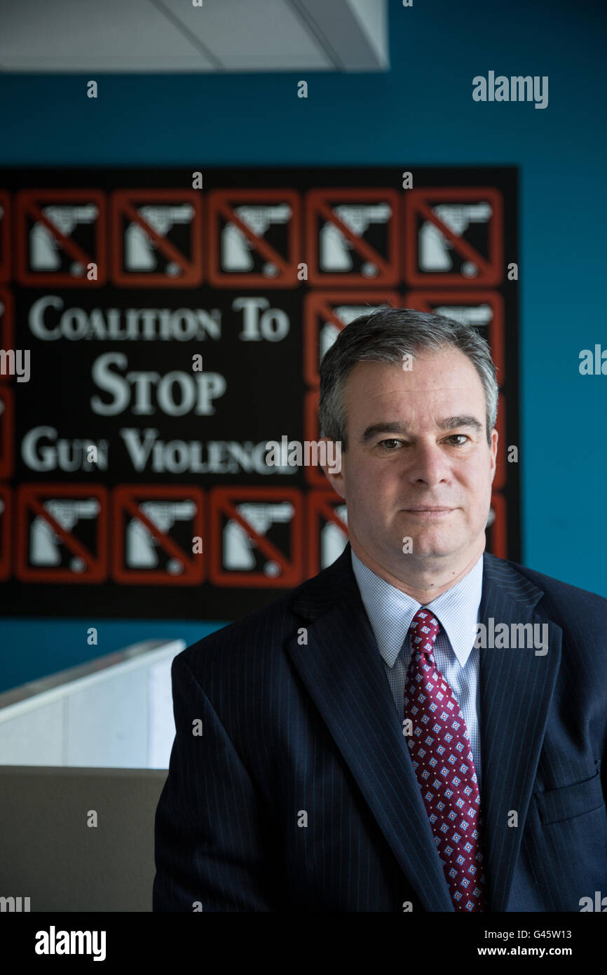 Josh Horowitz der Exekutivdirektor der Coalition to Stop Waffengewalt in seinem Büro in Washington DC am 6. November 2015. Stockfoto