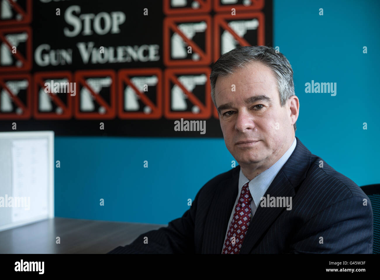 Josh Horowitz der Exekutivdirektor der Coalition to Stop Waffengewalt in seinem Büro in Washington DC am 6. November 2015. Stockfoto