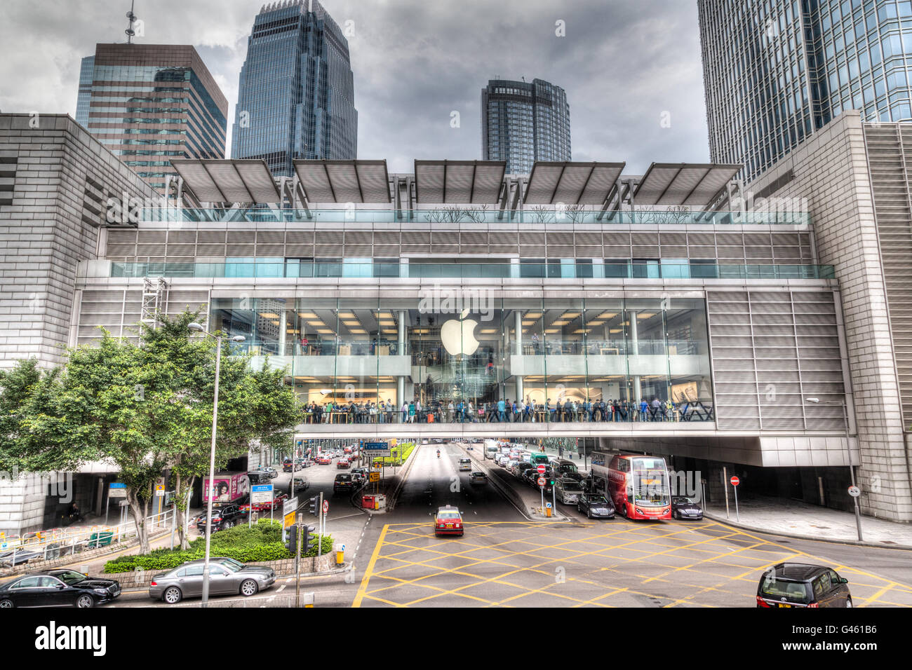 Hong Kong SAR, China - 31. März 2015: Masse im Inneren der Apple-Store am International Finance Centre, Hongkong. Stockfoto