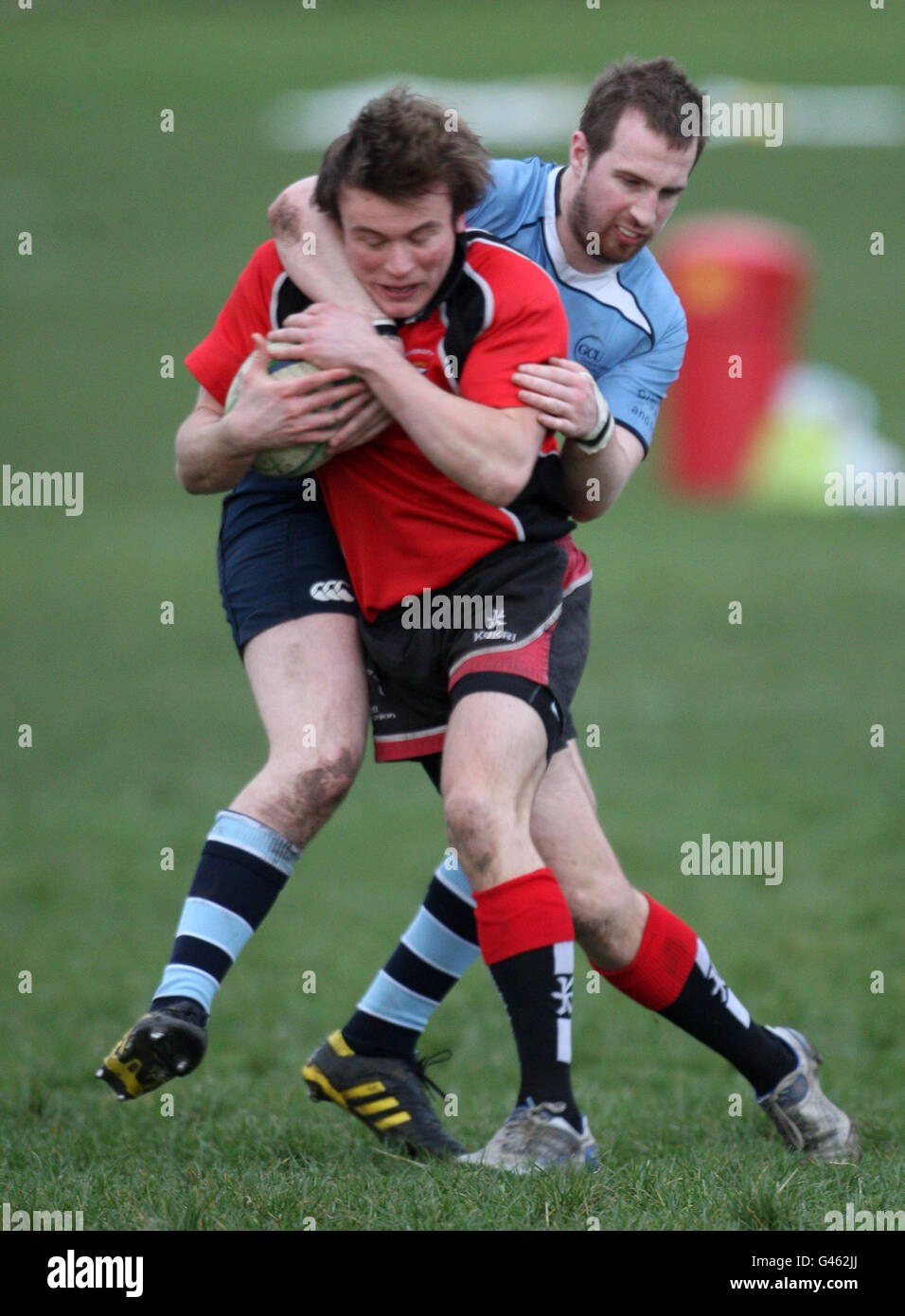 Spielaktion beim Finale des University Cup zwischen der Dundee University und der Glasgow Caledoinian University während des Scottish Universities and Colleges Cup Finals Day im Broughton RFC, Edinburgh. Stockfoto