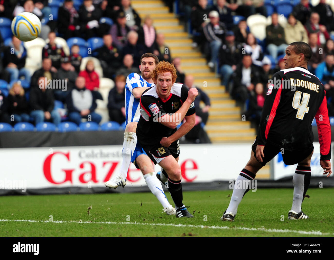 Fußball - Npower Football League One - Colchester United V Milton Keynes Dons - The Weston Häuser Community Stadium Stockfoto